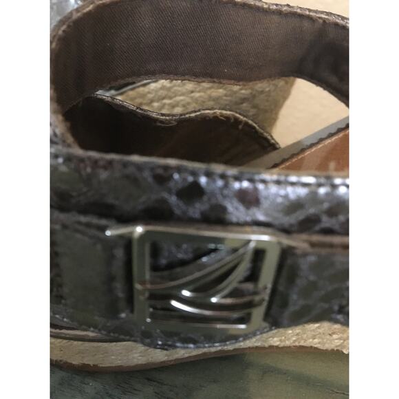 Sperry Top Sider Size 8 B 3 1/2" Rope Jute Wedge Heels Silver Snake Skin Straps - Picture 4 of 7